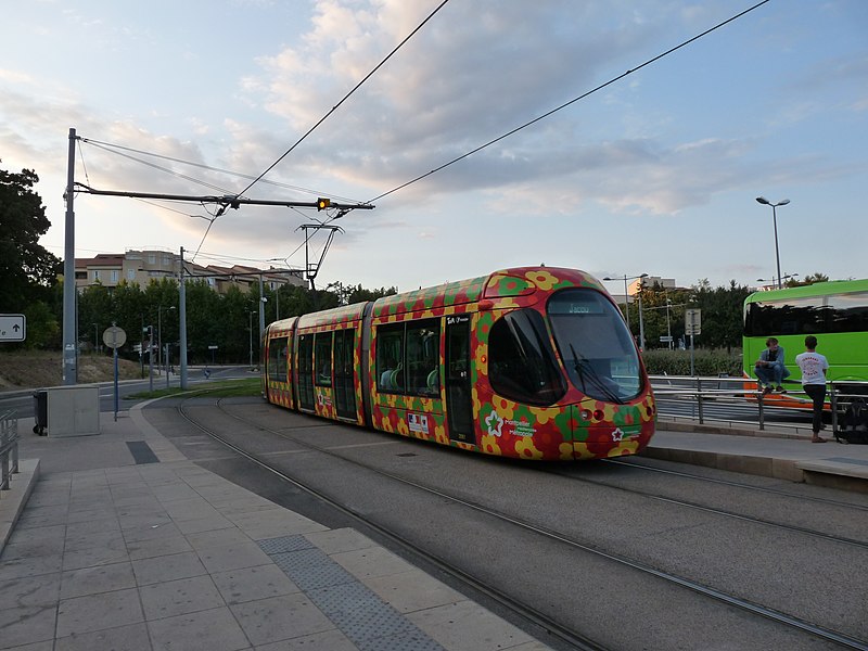 File:Montpellier Sabinne tram 2019 2.jpg