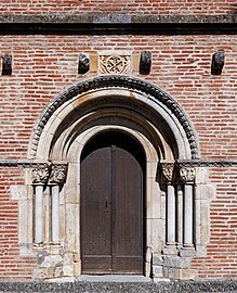 Porte d'entrée romane