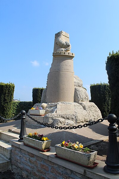 File:Monument morts St Bénigne 11.jpg