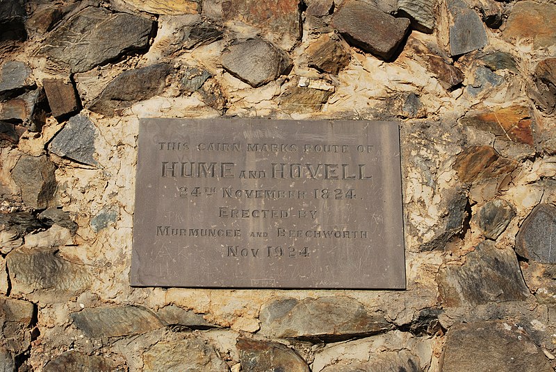 File:Murmungee Hume and Hovell Monument 002.JPG