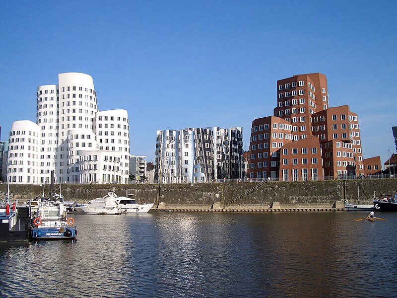 File:NRW, Düsseldorf - Medienhafen, Neue Zollhof 01.jpg