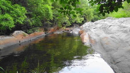 Tập_tin:Nagalapuram_Hill_Streams.JPG