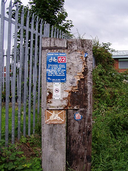 File:National Cycle Network route 62 sign 001.jpg