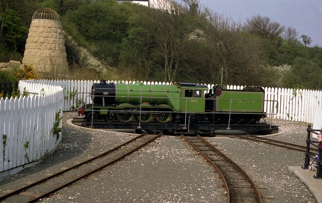 4-6-2 1931 Neptune at Scalby on the Scarborough North Bay Railway