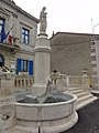 Neuville-sur-Ornain (Meuse) fontaine.jpg