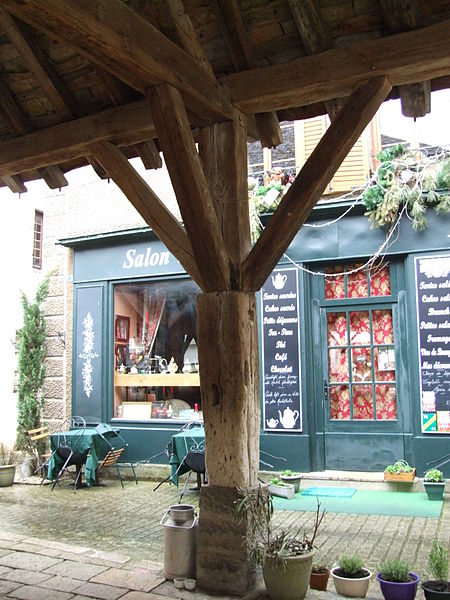 File:Nolay - Les halles du XIVe siècle 13 - detail.jpg