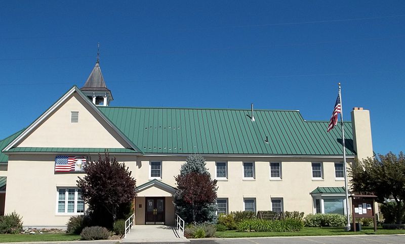 File:Oakley Utah Town Hall.jpg