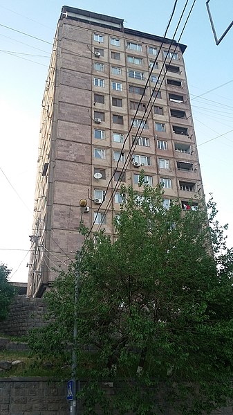 File:Orbeli street, Yerevan 19.jpg