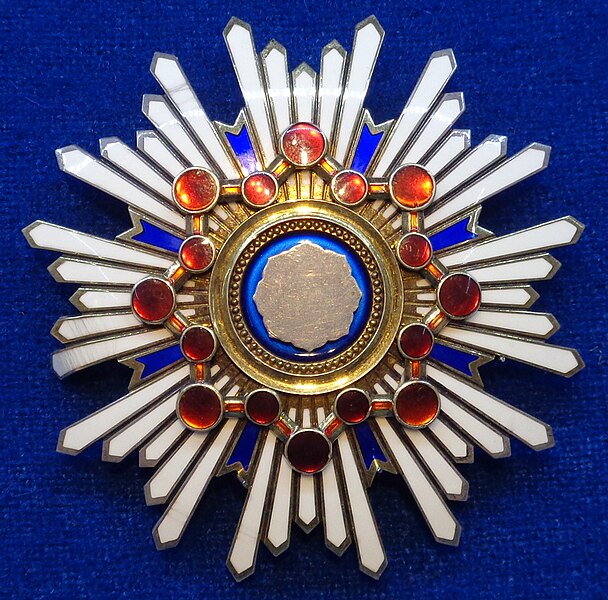 File:Order of the Sacred Treasure grand cordon star (Japan) - Tallinn Museum of Orders.jpg