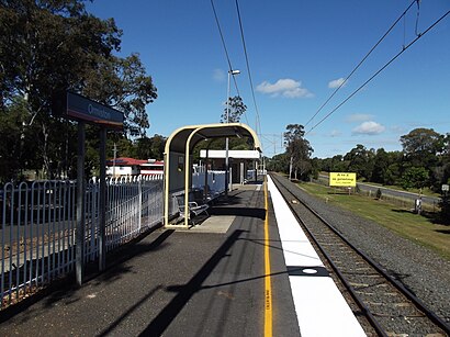 Ormiston Railway Station platform.JPG