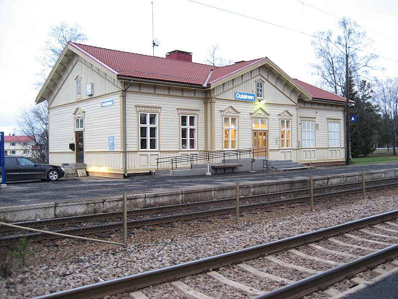 File:Oulaisten rautatieasema 2006.JPG