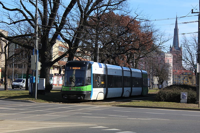 File:PESA 120Na in Szczecin, 2015.JPG