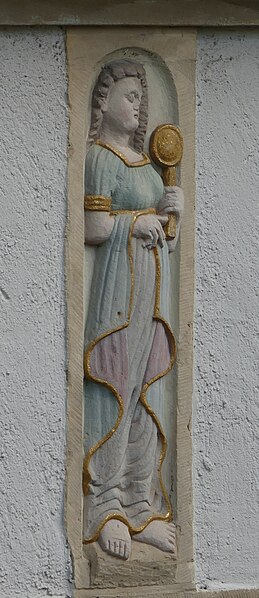 File:Paderborn - Domplatz 10 - Erker - Relief unter dem mittleren Pfosten.jpg