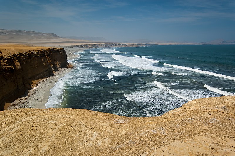 Berkas:Paracas National Reserve, Ica, Peru-3April2011.jpg