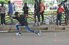 Patineur à Douala 33.jpg