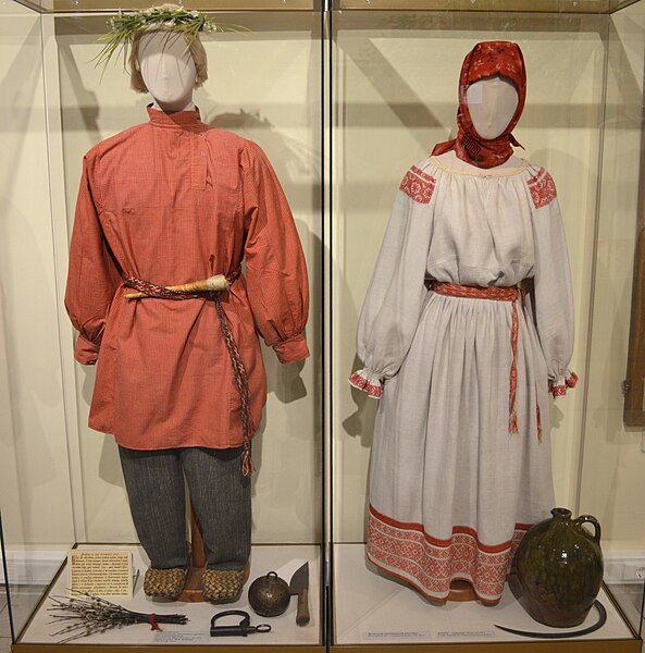 File:Peasant dress for work SPMZ.jpg