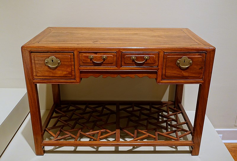 File:Pedestal desk, China, Qing dynasty, 1644-1911 AD, huanghuali wood (yellow flowering pear), brass fittings - Portland Art Museum - Portland, Oregon - DSC08449.jpg