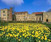 Penshurst place italian garden in spring.jpg