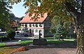 Brunnen und Wirtshaus