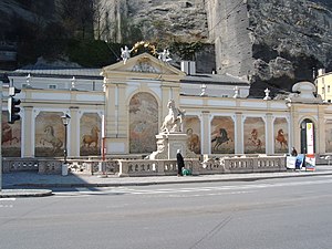 Links Salzburger Altstadt: Kirchen, Profanbauten, Wichtige historische Gassen und Plätze