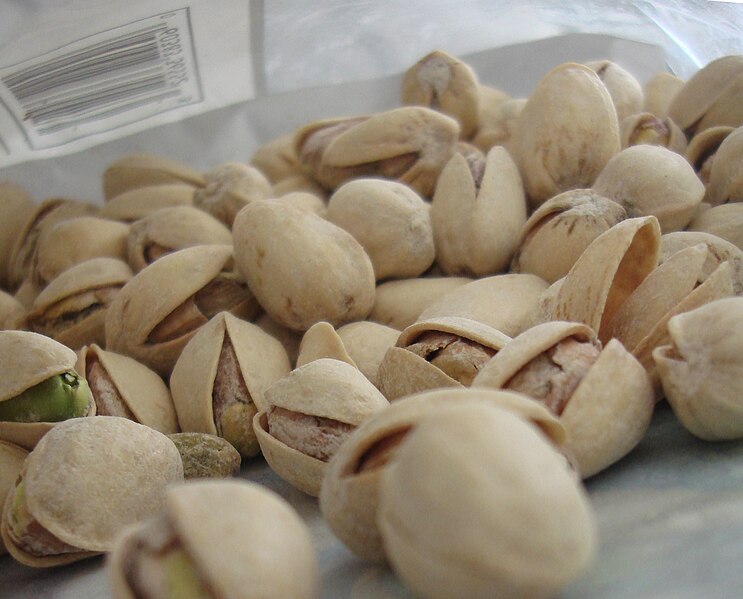 File:Pistachios in a bag.jpg