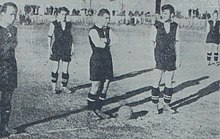 Calciatori del Beşiktaş prima di un incontro con il Galatasaray, 19 marzo 1939