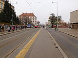 Praha - Holešovice, Plynární, pohled západním směrem, tramvajová zastávka "Nádraží Holešovice"