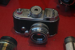 Robot II 135 film camera introduced in 1938