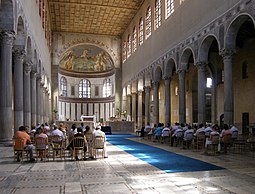 Rom, Basilika Santa Sabina, Innenansicht.jpg