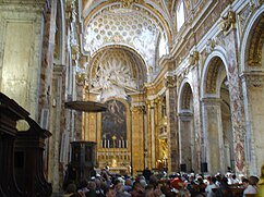 El interior de la iglesia