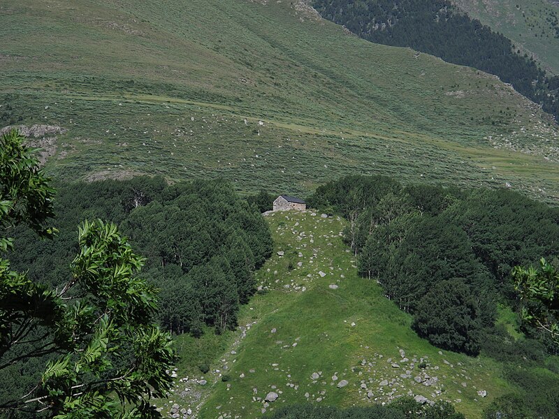 File:Sant Quirc de Taüll fern.jpg