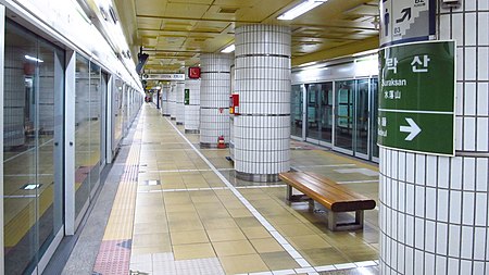 Seoul metro 711 Suraksan station platform 20181122 131912