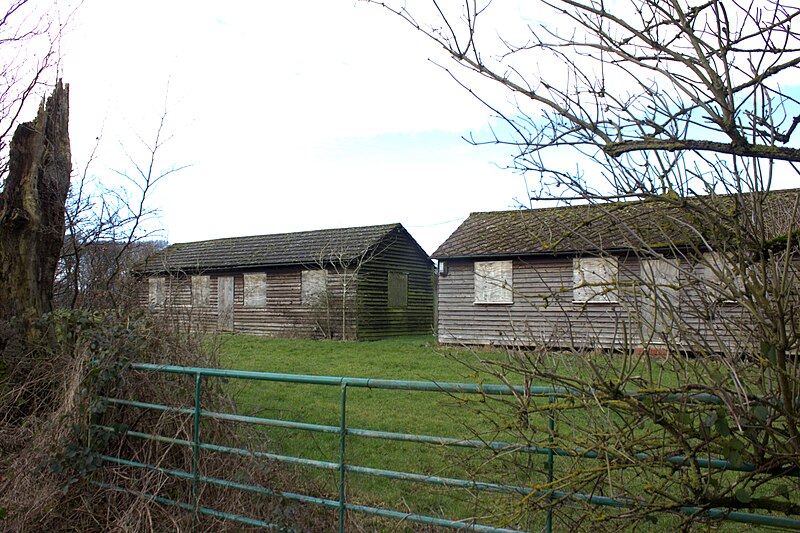 File:Sheds near Lodge Hill Farm - geograph.org.uk - 5684444.jpg