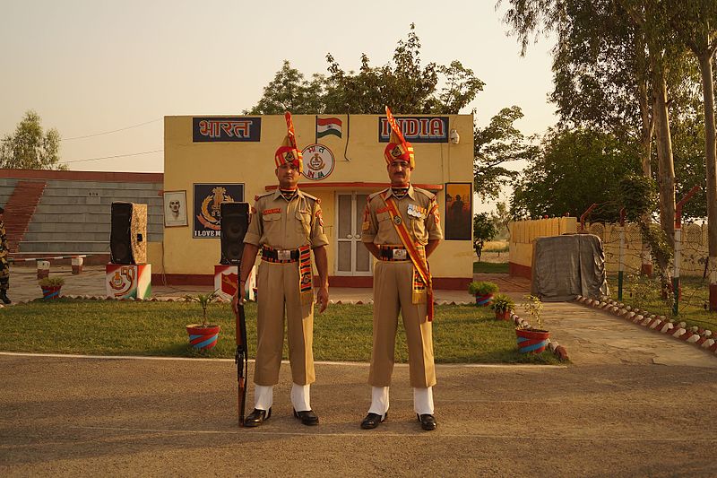 File:Soldier of BSF (India).jpg