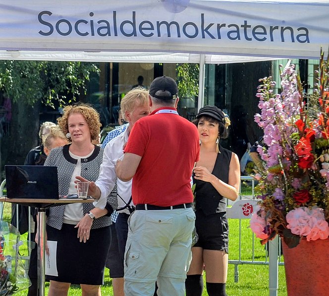 File:Sommartal 2015 in Stockholm 15 (Philip Botström & Shima Niavarani cropped).JPG