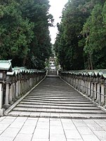 宝山寺参道