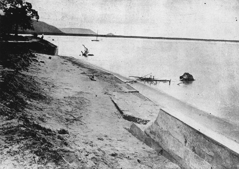 File:StateLibQld 2 71963 Damaged sea wall on the Esplanade, Cairns caused by a cyclone, 1913.jpg