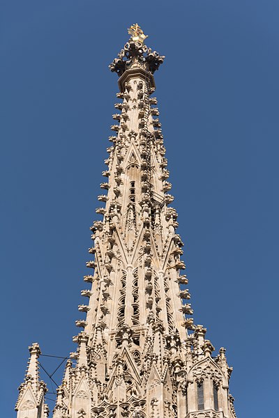 File:Stephansdom Südturm Turmhelm 01.JPG