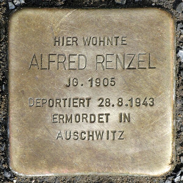 File:Stolperstein.Friedrichshain.Kadiner Straße 19.Alfred Renzel.0909.jpg