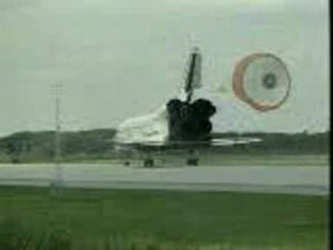 Файл:Sts-71-landing.ogv