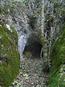 A Szádvári-barlang bejárata