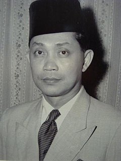 Nik Ahmad Kamil Malaysian politician