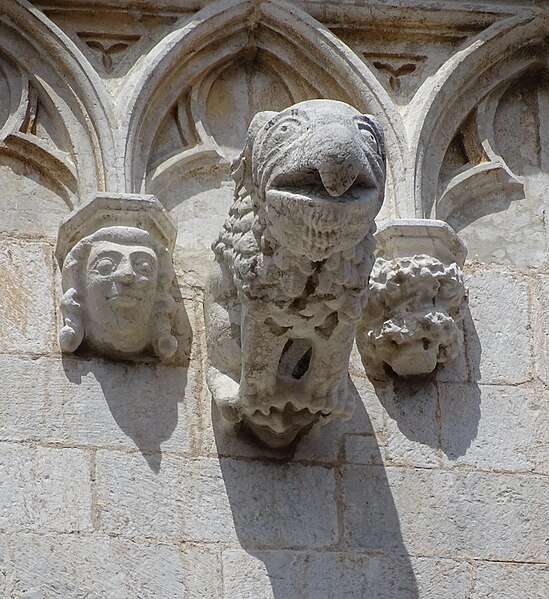 File:Tarragona Cathedral Gargoyle 04.jpg