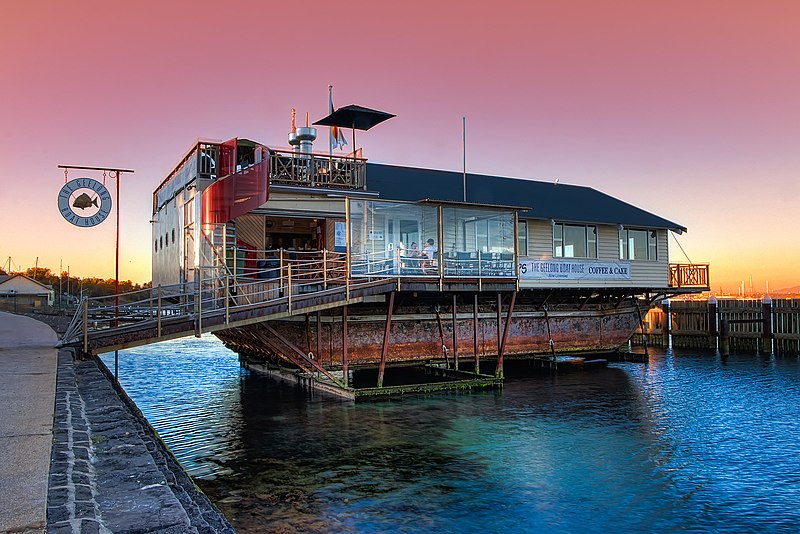 File:The Geelong Boat House (59022334).jpeg