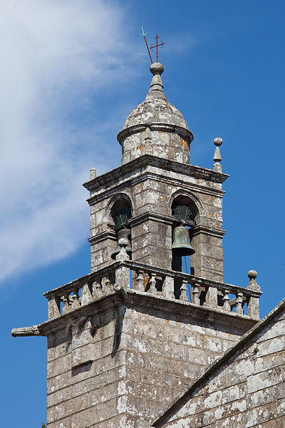 File:Torre da igrexa de Santiago do Carril-Vilagarcía de Arousa-Galicia-33.jpg