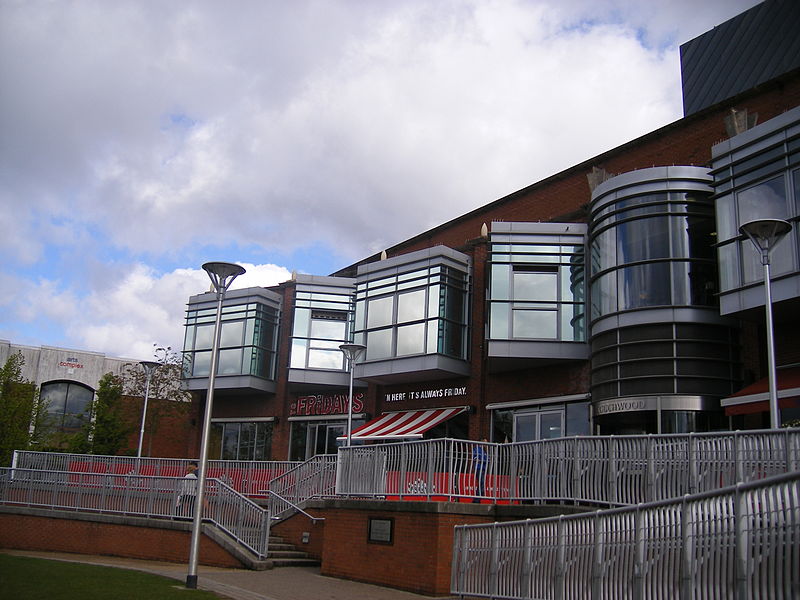 File:Touchwood, Solihull (from Golden Jubilee Gardens) - TGI Friday's.jpg