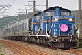 Kereta Twilight Express ditarik oleh dua buah lokomotif diesel Class DD51 di Hokkaido pada September 2012