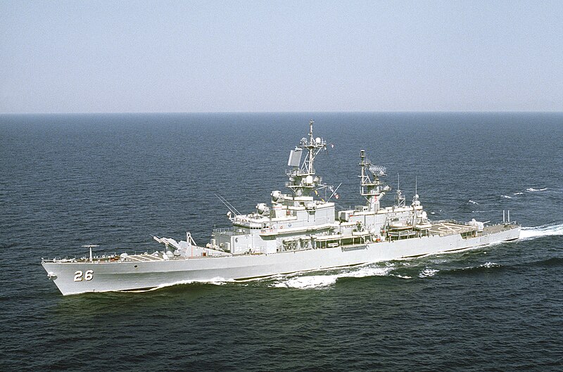 File:USS Belknap (CG-26) underway in the Mediterranean Sea on 21 July 1992 (6480605).jpg