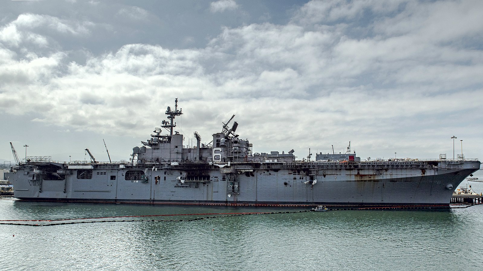 USS Bonhomme Richard LHD-6. Bonhomme Richard ВМС США. LHD-6 «Bonhomme Richard». Универсальный десантный корабль Bonhomme Richard (LHD 6).