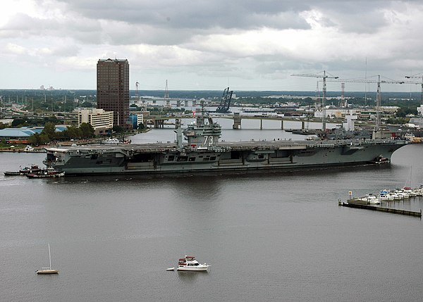 USS George Washington on her way to Norfolk Naval Shipyard